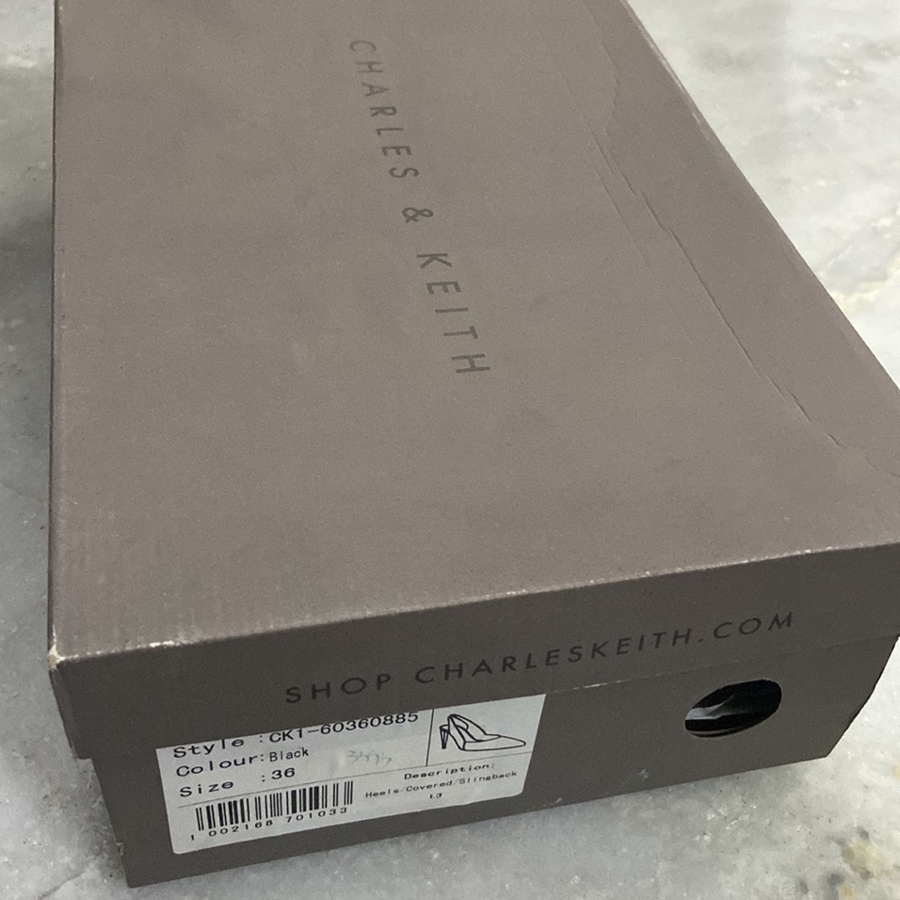Charles n Keith heels - Picture 5 of 6